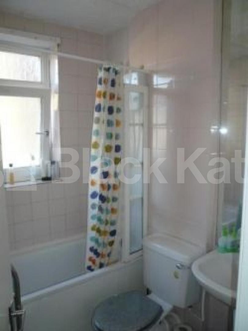 			2 Bedroom, 1 bath, 1 reception Flat			 Birchington Road, CROUCH END N8